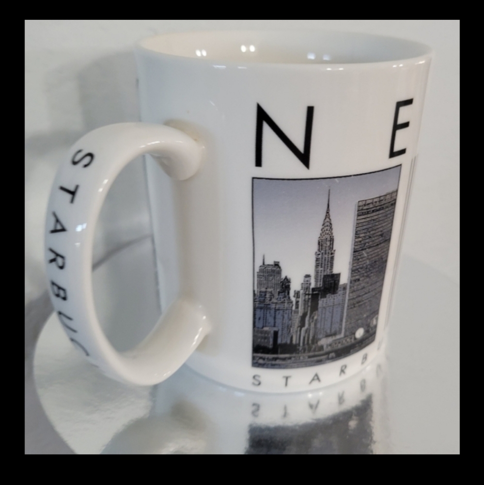Starbucks NYNY City Scenes Series Barista Series Large New York City Mug 2003